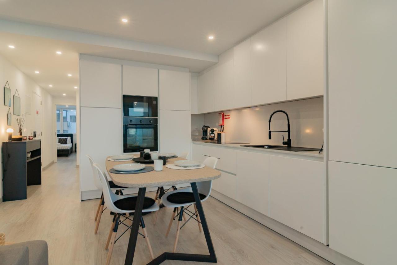 Stylish Apartment W/ River View By Lovelystay Оэйраш Экстерьер фото