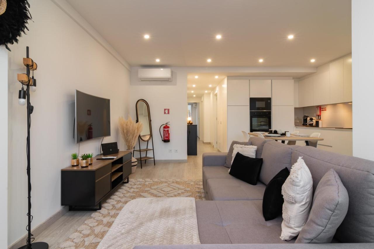Stylish Apartment W/ River View By Lovelystay Оэйраш Экстерьер фото