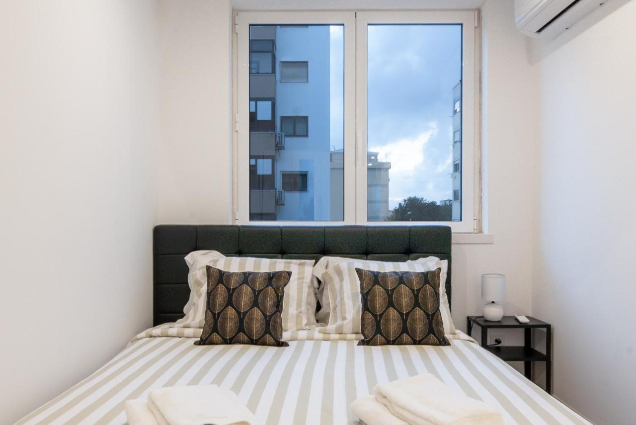 Stylish Apartment W/ River View By Lovelystay Оэйраш Экстерьер фото